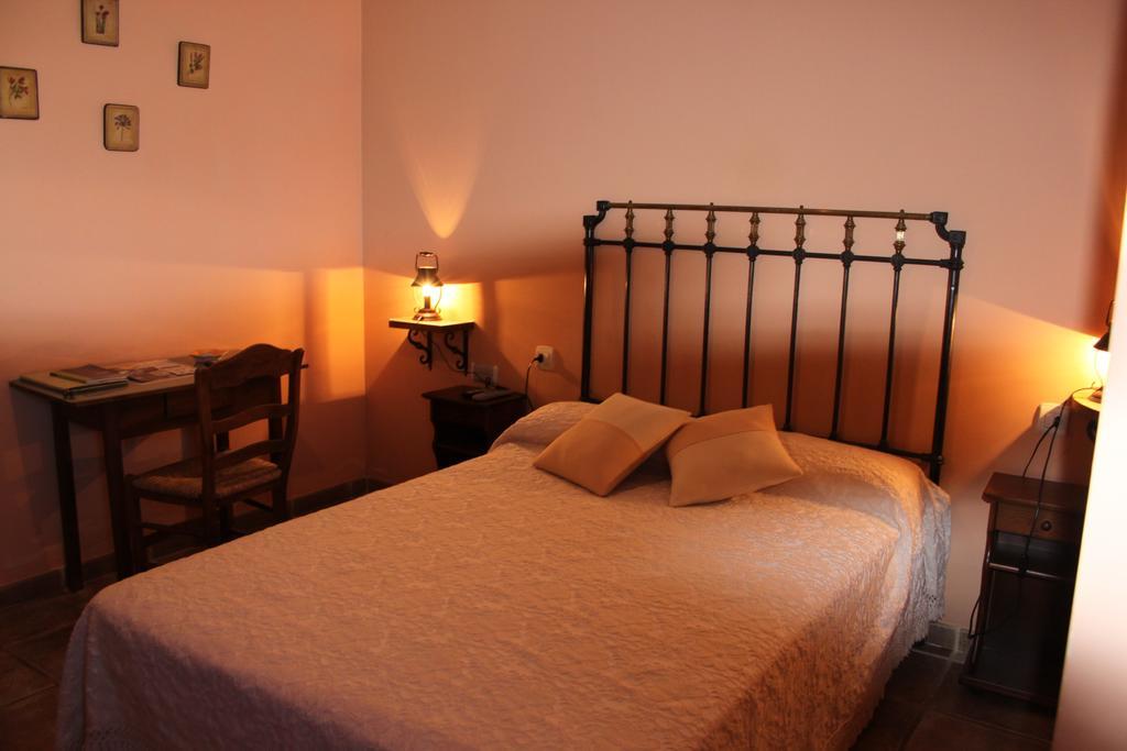 Mesa Del Conde Hotel San Felices de los Gallegos Quarto foto
